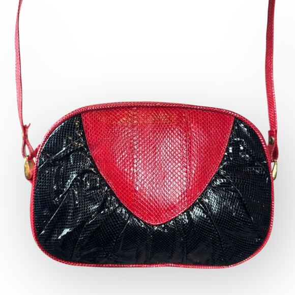 Vintage 1980s R. Soldaña Manila Red and Black Snakeskin Crossbody Purse - Picture 4 of 13